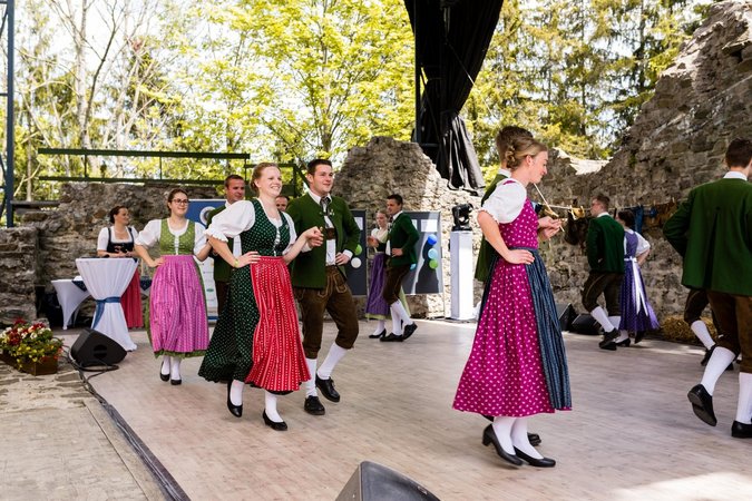 Auftanzt & Aufg'spüt - BurgvoiXfest