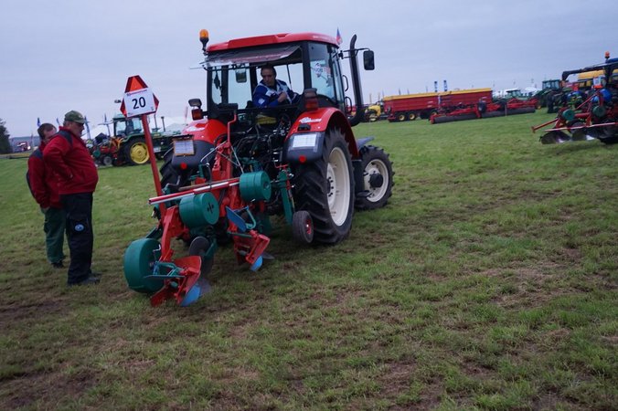 Pflüger WM - Tag 1 Stoppelfeld