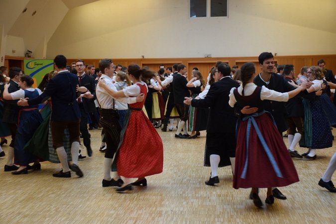 1.Eintanzprobe für den Bauernbundball NÖ