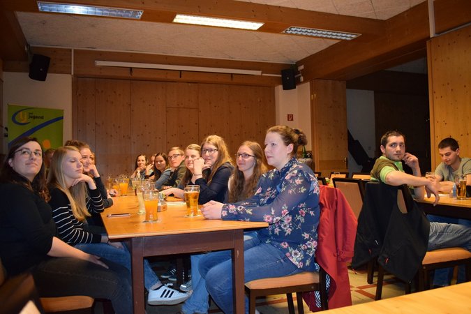 Singing Secrets - Braut stehlen, Poltern, Feiern