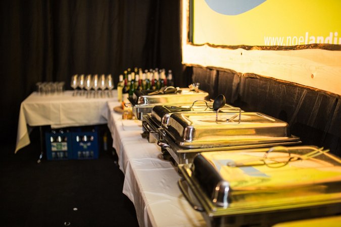 TdLJ - Milchbar, Bottlebar