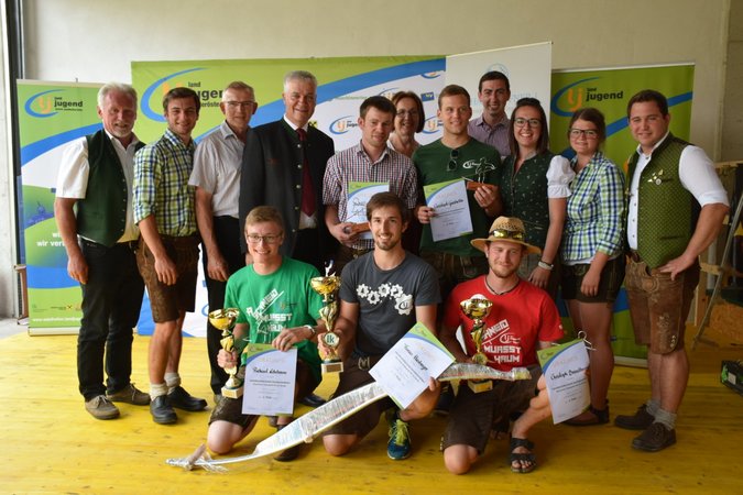 Landesentscheid Sensenmähen