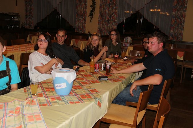 Volkstanz- und Schuhplattlerstammtisch im Industrieviertel