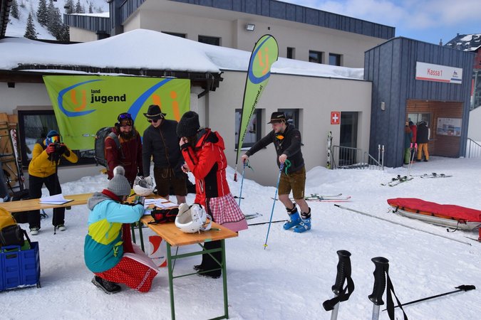 Dirndlskitag Hochkar