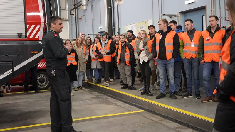 Besichtigung Flughafen-Feuerwehr