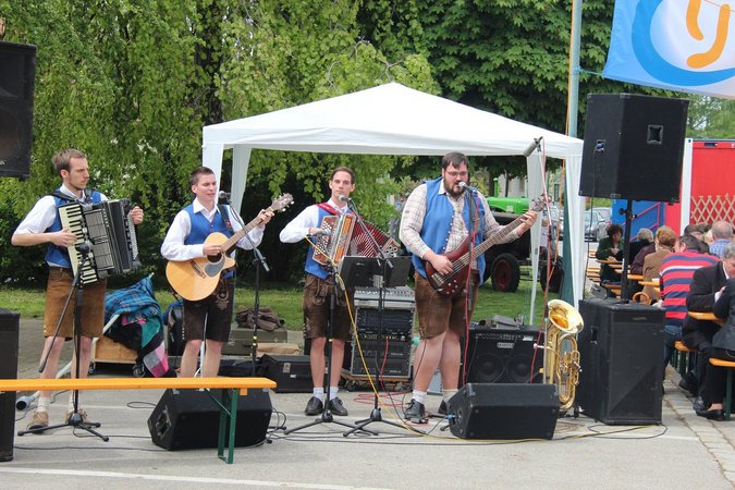 Bauernmarkt im Bezirk Atzenbrugg